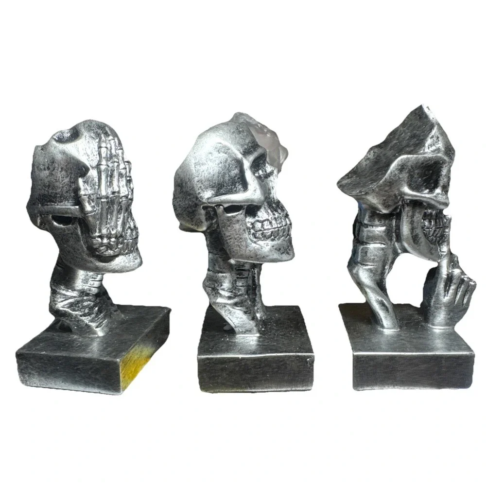 3 Skull See, Hear, Speak No Evil‎ Decor Set